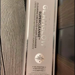 GLAMGLOW super cleanser